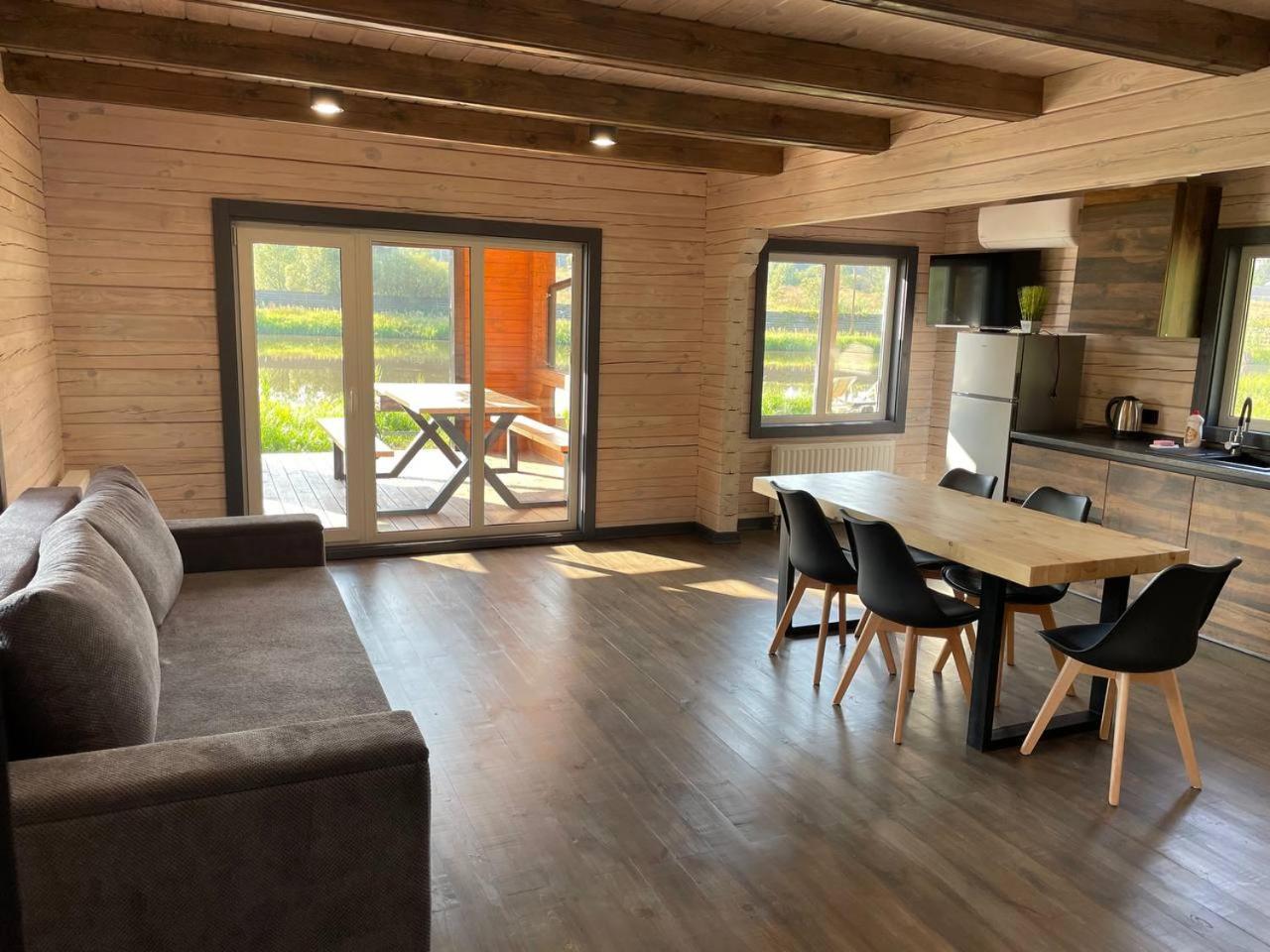 Guesthouse On The Lake With Bathhouse 70 Km From Kiev Makariv Exteriér fotografie