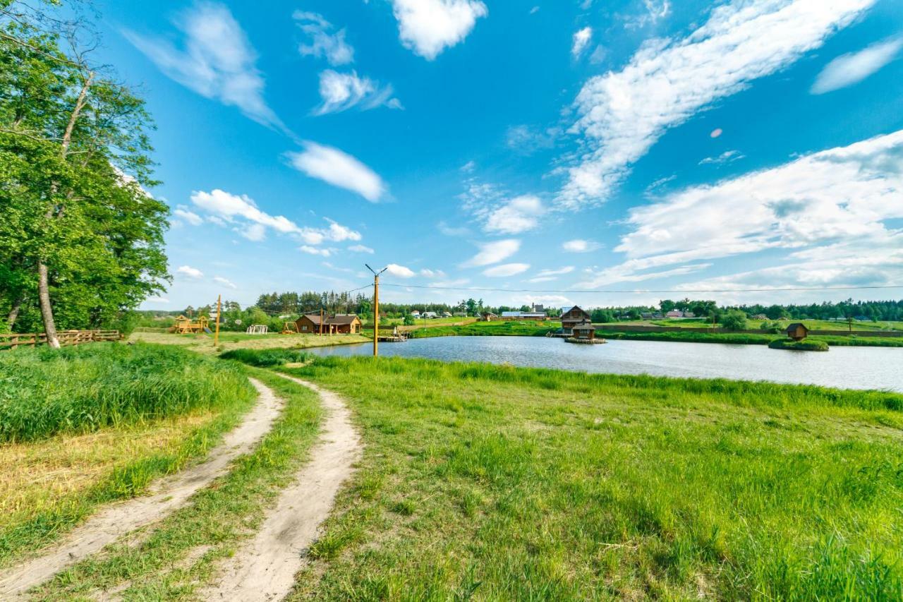 Guesthouse On The Lake With Bathhouse 70 Km From Kiev Makariv Exteriér fotografie